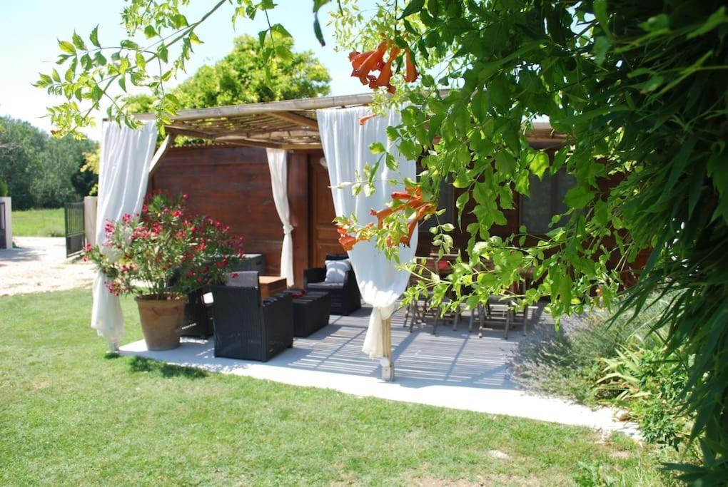 Le Cabanon Tendance Du Luberon Mérindol Εξωτερικό φωτογραφία